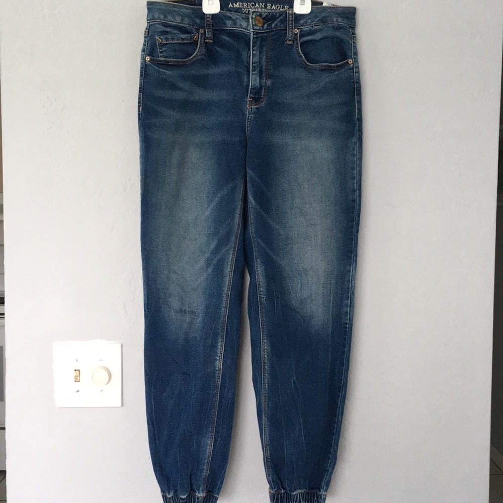 🍀 American Eagle 🦅 jogger style Jeans